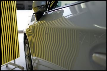 プリウス左フロントドア修理後・ラインボードでの確認